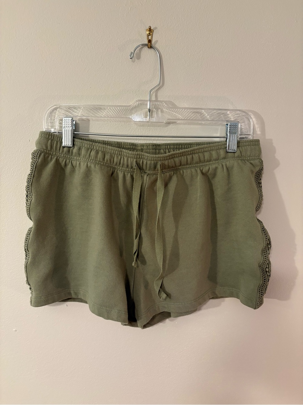 Earthbound Trading Co. Olive Crochet-Trim Pull-On Shorts — Size M 🌿